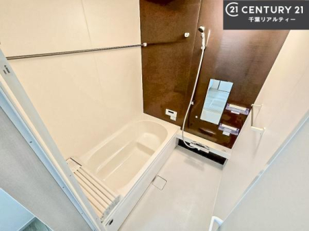 ���� �L�X�o�X�ň���̔������t���b�V���B�����L�΂���̂ŁA�����ɂ��������ƐZ����܂��ˁI�����̃o�X�^�C�����y���݂ɂȂ�܂��B