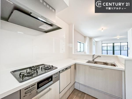 �L�b�`�� �R�����͎O������̂ł������̓����i�s���ł��܂��B
�������O�����t���ł��B�����X�y�[�X���L�X���Ă���׍�Ƃ����₷���I�g�����肪�ǂ��V�X�e���L�b�`���ł��I