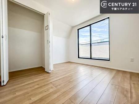 �m�� �o���R�j�[�ɖʂ��Ă���m���ł��B���邭�����肪����A���C����������ł��܂��I���N���āA�O�ɏo�Ĕw�L�т����[�ċz�����ǂ������}������邱�Ƃ��o�������ł��ˁI