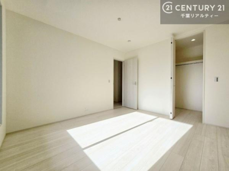 �Q�� �V���v���Ƀf�U�C������Ă��邽�߁A�Ƌ��I�т܂���I
���C�ɓ���̉Ƌ��u���Ă��낰���Ԃ���邱�Ƃ��ł��܂��B