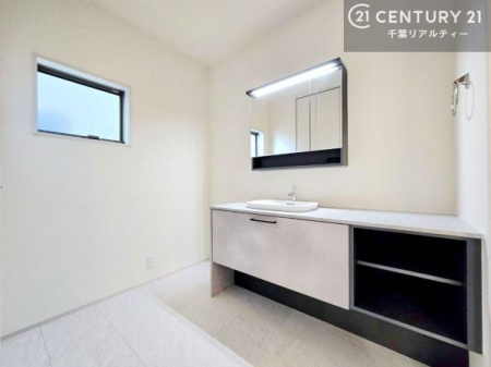 ���ʑ�E���ʏ� �X�^�C���b�V���ȃt���b�g���ʑ�Ńz�e�����C�N�����y���݂�����������ʑ�ł������܂��B