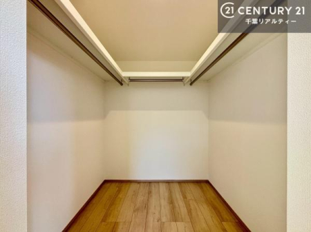 ���[ �E�H�[�N�C���N���[�[�b�g�t���ł��B��������̂��m���Ȃǂ����[���Ă��������ł��ˁI���ɂ���@�������ȂǋG�ߕ��̑傫�ȉƓd�����[�ł��܂��B