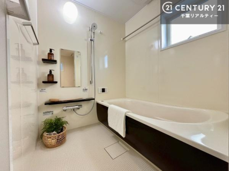 ���� �L�X�o�X�ň���̔������t���b�V���B�����L�΂���̂ŁA�����ɂ��������ƐZ����܂��ˁI�����̃o�X�^�C�����y���݂ɂȂ�܂��B