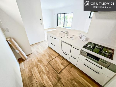 �L�b�`�� ��l�C�̑Ζʎ��V�X�e���L�b�`�����̗p���Ă��܂��I���Ƒ��̃R�~���j�P�[�V���������R�Ƒ�����݌v�ł��B
���q�l�ɂ��ڂ��͂��̂Ŋ������ł��ˁB�L�X�g���ĉ��K�ɍ�Ƃ��i�݂܂��B