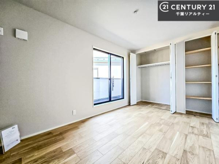 �m�� �o���R�j�[�ɖʂ��Ă���m���ł��B���邭�����肪����A���C����������ł��܂��I���N���āA�O�ɏo�Ĕw�L�т����[�ċz�����ǂ������}������邱�Ƃ��ł��܂��B