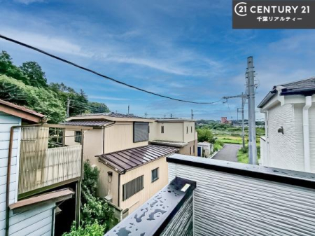 �Z�˂���̒��]�ʐ^ ������������Z��X�A���͂ɂ͍����������Ȃ��A�΂������󂪍L���J����������A
�z�����傫���Ղ��邱�Ƃ�����܂���B�C�����̗ǂ������ʂ蔲����X���݂ł��B