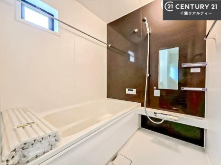 ���� �L�X�o�X�ň���̔������t���b�V���B�����L�΂���̂ŁA�����ɂ��������ƐZ����܂��ˁI�����̃o�X�^�C�����y���݂ɂȂ�܂��B