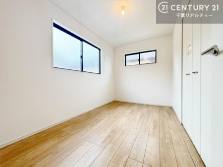 �m�� �V���v���Ƀf�U�C������Ă��邽�߁A�Ƌ��I�т܂���I
���C�ɓ���̉Ƌ��u���Ă��낰���Ԃ���邱�Ƃ��ł��܂��B