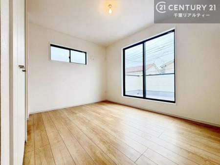 �m�� �o���R�j�[�ɖʂ��Ă���m���ł��B���邭�����肪����A���C����������ł��܂��I���N���āA�O�ɏo�Ĕw�L�т����[�ċz�����ǂ������}������邱�Ƃ��o�������ł��ˁI