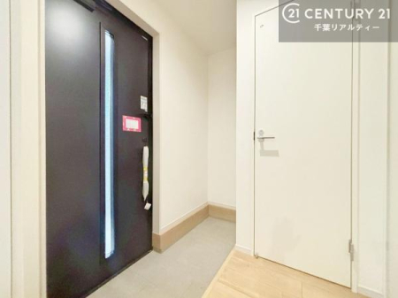 ���� �V���[�Y�{�b�N�X�t���Ȃ̂ŁA���ւ��Еt�����|�������₷���ł��I
�X�b�L���������ւŌ˂��J�����u�ԁA�������̂���S�n������Ԃ��o�}���Ă���܂��B
