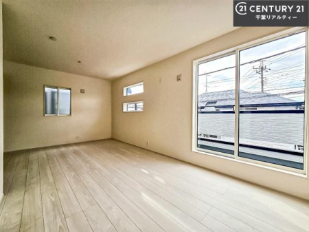 �m�� �o���R�j�[�ɖʂ��Ă���m���ł��B���邭�����肪����A���C����������ł��܂��I���N���āA�O�ɏo�Ĕw�L�т����[�ċz�����ǂ������}������邱�Ƃ��ł��܂��B