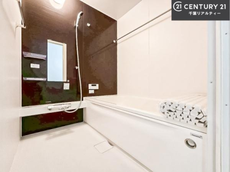 ���� �L�X�o�X�ň���̔������t���b�V���B�����L�΂���̂ŁA�����ɂ��������ƐZ����܂��ˁI���炩���Ȑ��Ő݌v����Ă��났�̂ЂƎ���L�Ӌ`�ɖ��킦��o�X���[���ł��B