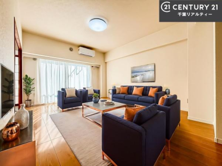 ���r���O �Ƌ��CG�p�[�X�ł��B��؂ȉƑ����W�܂邩�炱��LDK�ɂ͂�����肽���B
���邭�S�n�悢���r���O�ł��B