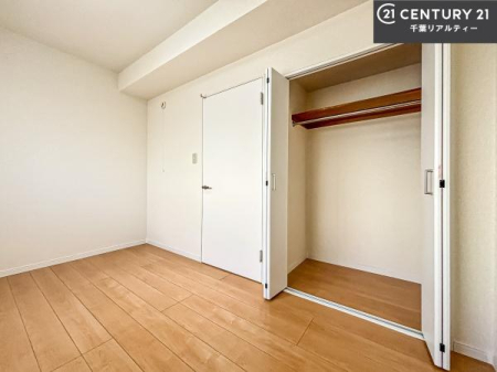 ���[ �����Ղ�̎��[�X�y�[�X�ŁA��炵���������萮���Z�܂��B�Ƒ��̉ו������ꂢ�ɕЕt���A���������K�ɉ߂����܂��B