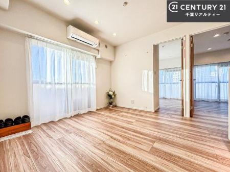 ���r���O �J�����̂���L�XLDK�I�\�t�@�[��_�C�j���O�e�[�u����u���Ă������ɂȂ�Ȃ��̂ŉ��K�ɉ߂����܂��I�R�~���j�P�[�V���������₷�����r���O�ł��I