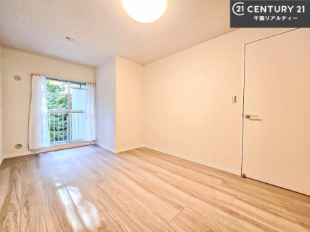 �m�� �o���R�j�[�ɖʂ��Ă���m���ł��B���邭�����肪����A���C����������ł��܂��I���N���āA�O�ɏo�Ĕw�L�т����[�ċz�����ǂ������}������邱�Ƃ��ł��܂��B