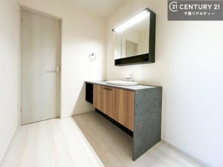 ���ʑ�E���ʏ� ��Ԃ���薾�邭�A�L�������Ă����傫�ȋ�����ۓI�Ȑ��ʉ��ϑ�B��Ƃ肠��J�E���^�[�͐g�x�x��X�L���P�A����ׂĎg���āA���̏������X���[�Y�ɁI