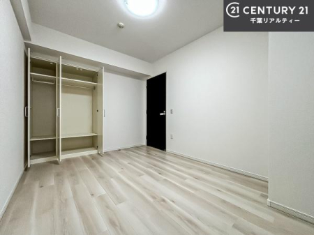 �q������ ���[�X�y�[�X���������Ă���A�ߗނ₨������A�w�p�i�Ȃǂ��������萮���ł��܂��B���������L���g���邽�߁A���K�Ő������Z��Ԃ��������܂��B