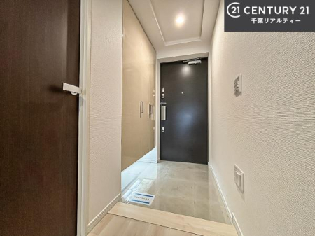 ���� �V���[�Y�{�b�N�X�t���Ȃ̂ŁA���ւ��Еt�����|�������₷���ł��I
�X�b�L���������ւŌ˂��J�����u�ԁA�������̂���S�n������Ԃ��o�}���Ă���܂��B
