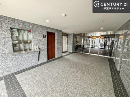 �G���g�����X ��؂Ȃ��q�l�����o�}������G���g�����X�B����]�̕����܂Ƃ߂Ă��ē��B
���₢���킹�ɑ��Ή����܂��I