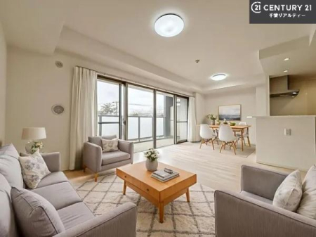 ���r���O �Ƌ��CG�p�[�X�ł��B�J�����̂���L�XLDK�I�\�t�@�[��_�C�j���O�e�[�u����u���Ă������ɂȂ�Ȃ��̂ŉ��K�ɉ߂����܂��I�R�~���j�P�[�V���������₷�����r���O�ł��I