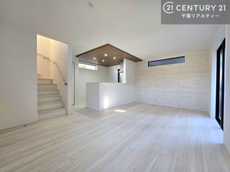 ���r���O �S�n�ǂ����r���O�͉Ƒ������R�ƏW�܂�܂��B�Ƒ��c�R�̎��Ԃ����������ł��B���Ƒ��ƁA����w�[���������Ԃ��߂��������ł��ˁB