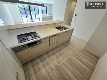 �L�b�`�� ��l�C�̑Ζʎ��V�X�e���L�b�`�����̗p���Ă��܂��I���Ƒ��̃R�~���j�P�[�V���������R�Ƒ�����݌v�ł��B
���q�l�ɂ��ڂ��͂��̂Ŋ������ł��ˁB���[�͂�����܂��I