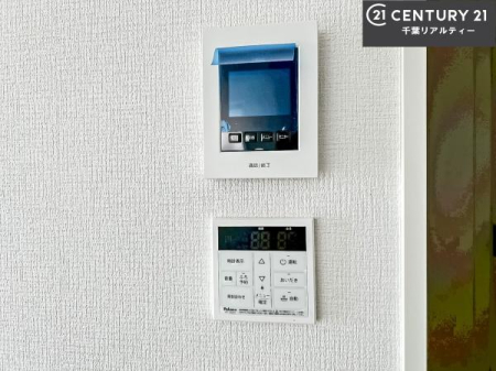 ���̑����� TV���j�^�[�t���C���^�[�z���ł��q�l�̂�����Ԓ��Ȃǂ����S�ł��ˁB
�{�^���ЂƂł����C�̏������ƂƂ̂��I�I�[�g�o�X���B