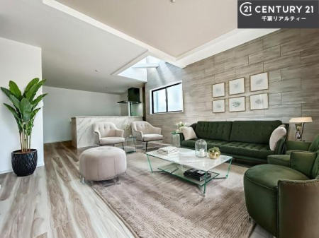 ���r���O �Ƌ��CG�p�[�X�ł��B�J�����̂���L�XLDK�I�\�t�@�[��_�C�j���O�e�[�u����u���Ă������ɂȂ�Ȃ��̂ŉ��K�ɉ߂����܂��I�R�~���j�P�[�V���������₷�����r���O�ł��I