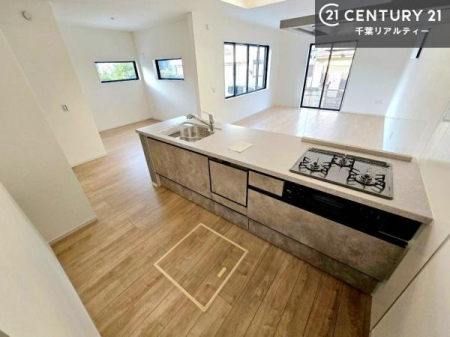 �L�b�`�� ��Ƃ肠�钲���X�y�[�X�ō�Ƃ����₷�����K�ȃL�b�`���ł��I
���q�l�ƈꏏ�ɂ��َq������y���߂�L�X�X�y�[�X�ł��B�y�����������ԂɂȂ肻���ł��ˁI