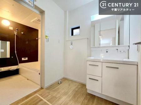 ���ʑ�E���ʏ� �����̂������ʏ��́A���ƕ�������₷���A���ł����K�ɂ��g�����������܂��B�O�ʋ��Ŏg�����肪�ǂ��A�������[�������Ă���܂��̂ŁA���p�i��X�L���P�A�p�i���������萮���ł��܂��B�y���n�̔���J�Ò��z