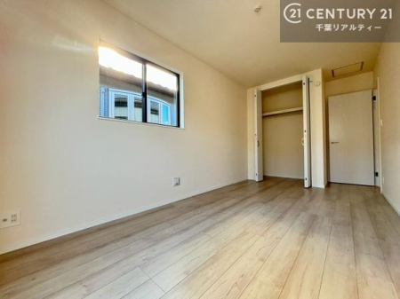 �m�� ���[�X�y�[�X�����Ă��܂��I�������X�b�L�����ڂ��鎖���ł��܂��ˁB
�Ƌ��I�΂Ȃ��V���v���ȃf�U�C���ׁ̈A�Ƌ��I�΂����C�ɓ���̋�ԍ�肪�ł������ł��ˁB