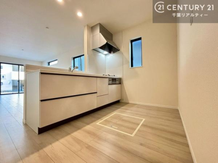 ���r���O -