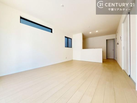 ���r���O �S�n�ǂ����r���O�͉Ƒ������R�ƏW�܂�܂��B�Ƒ��c�R�̎��Ԃ����������ł��B���Ƒ��ƁA����w�[���������Ԃ��߂��������ł��ˁB