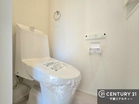 �g�C�� �������֍��ɂ��A�~��͕֍����g�����ł���̂ŗ₽���֍��ɍ��炸�ɍςފ������d�l�ł��I�V���v���ȃJ���[����Ƃ��Ă���̂ŁA������ꂪ���₷���ł��B