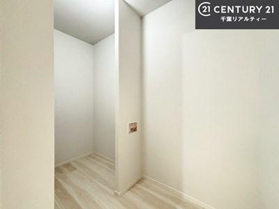 ���[ �E�H�[�N�C���N���[�[�b�g�t���ł��B��������̂��m���Ȃǂ����[���Ă��������ł��ˁI���ɂ���@�������ȂǋG�ߕ��̑傫�ȉƓd�����[�ł��܂��B