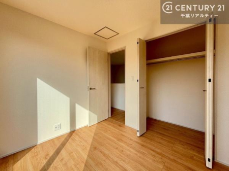 �m�� ���[�X�y�[�X�����Ă��܂��I�������X�b�L�����ڂ��鎖���ł��܂��ˁB
�Ƌ��I�΂Ȃ��V���v���ȃf�U�C���ׁ̈A�Ƌ��I�΂����C�ɓ���̋�ԍ�肪�ł������ł��ˁB