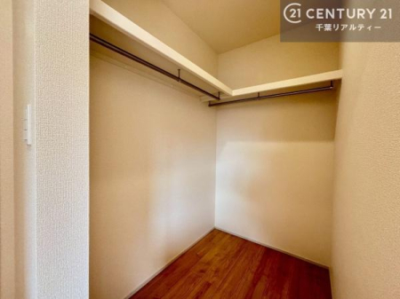 ���[ �E�H�[�N�C���N���[�[�b�g�t���ł��B��������̂��m���Ȃǂ����[���Ă��������ł��ˁI���ɂ���@�������ȂǋG�ߕ��̑傫�ȉƓd�����[�ł��܂��B