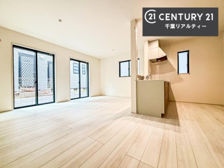 ���r���O ��؂ȉƑ����W�܂邩�炱��LDK�ɂ͂�����肽���B
�q�����������C�ɏ΂��Ȃ��瑖�����Ă���p�����������u�L���Ƃɂ��ėǂ������v�Ǝv���u�Ԃł��B