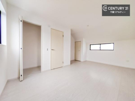 �q������ ���[�X�y�[�X�����t���Ă���̂ŁA�}�ȗ��q���ł��U�炩��������������T�b�ƕЂÂ����đ�ϕ֗��ł��I