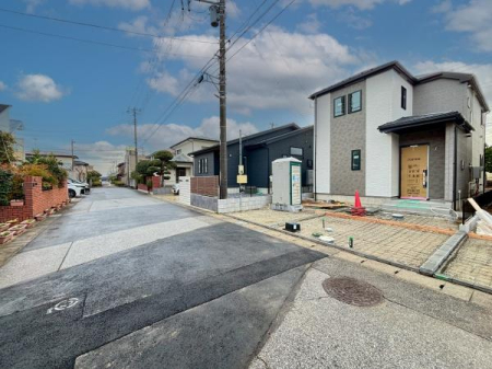 �O�ʓ��H�܂ތ��n�ʐ^ -