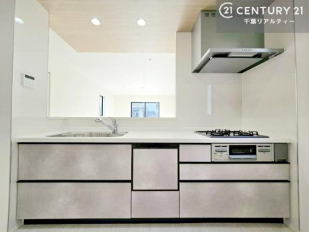 �L�b�`�� ��l�C�̑Ζʎ��V�X�e���L�b�`�����̗p���Ă��܂��I���Ƒ��̃R�~���j�P�[�V���������R�Ƒ�����݌v�ł��B
���q�l�ɂ��ڂ��͂��̂Ŋ������ł��ˁB�L�X�g���ĉ��K�ɍ�Ƃ��i�݂܂��B