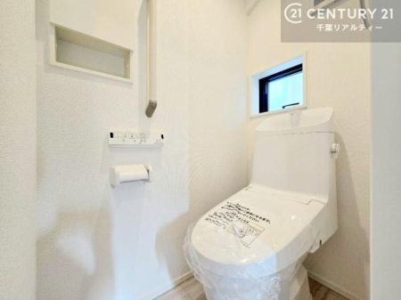 �g�C�� �������֍��ɂ��A�~��͕֍����g�����ł���̂ŗ₽���֍��ɍ��炸�ɍςފ������d�l�ł��I�V���v���ȃJ���[����Ƃ��Ă���̂ŁA������ꂪ���₷���ł��B