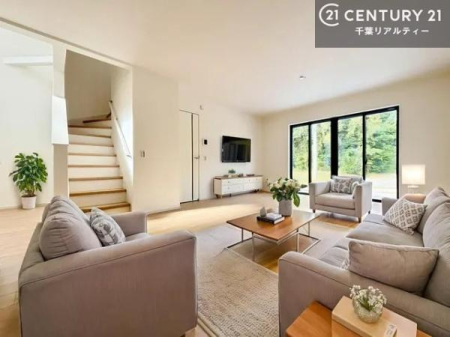 ���r���O �Ƌ��CG�p�[�X�ł��B�S�n�ǂ����r���O�͉Ƒ������R�ƏW�܂�܂��B�Ƒ��c�R�̎��Ԃ����������ł��B���Ƒ��ƁA����w�[���������Ԃ��߂��������ł��ˁB���邭�J���I�ȋ�Ԃł��B