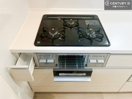 �L�b�`�� �R�����͎O������̂ł������̓����i�s���ł��܂��B
�������O�����t���ł��B�����X�y�[�X���L�X���Ă���׍�Ƃ����₷���I�g�����肪�ǂ��V�X�e���L�b�`���ł��I