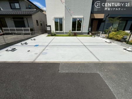 ���ԏ� ���ԃX�y�[�X��3�䕪����܂��I�Z�J���h�J�[�͂������A�o�C�N�⎩�]�ԂȂǂ��u���ꏊ�ɍ���܂���B