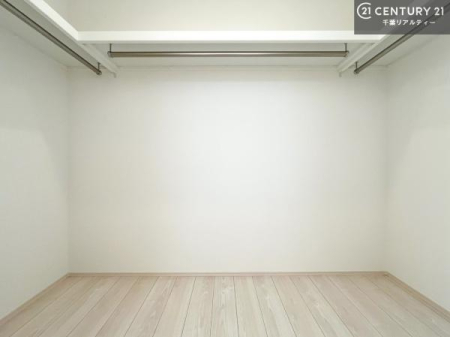 ���[ �E�H�[�N�C���N���[�[�b�g�t���ł��B��������̂��m���Ȃǂ����[���Ă��������ł��ˁI���ɂ���@�������ȂǋG�ߕ��̑傫�ȉƓd�����[�ł��܂��B