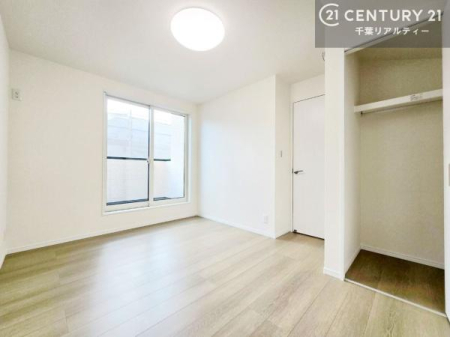 �Q�� ���[�X�y�[�X�����Ă��܂��I�������X�b�L�����ڂ��鎖���ł��܂��ˁB
�Ƌ��I�΂Ȃ��V���v���ȃf�U�C���ׁ̈A�Ƌ��I�΂����C�ɓ���̋�ԍ�肪�ł������ł��ˁB