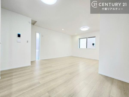 ���r���O �D�����z���܂肪���r���O����ł���ċ��S�n�̗ǂ���Ԃ����o���Ă���܂��I
���났�̎��Ԃ��߂����܂��I