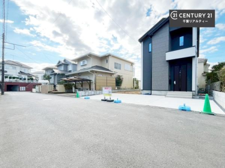 �O�ʓ��H�܂ތ��n�ʐ^ ���ӊ���A���q�l�̂���]�ɍ������������ꏏ�ɂ��ē���v���܂��B�Z��[���A�h�o�C�U�[�ɂ�邲���k������܂��B���Ђ͂��₢���킹�ɑ��Ή����܂��I���҂������܂���I